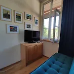 Nikifour, Nad Deptakiem Appartement