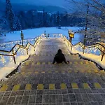 Nikifour, Nad Deptakiem *