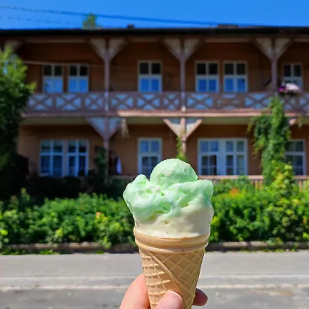 Nikifour, Nad Deptakiem Krynica-Zdrój